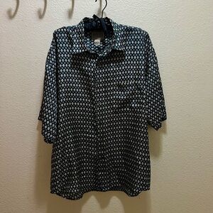 Vintage Men’s 100% Silk Geometric Short Sleeve Button-Up Shirt